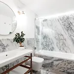 Double With Private Wc In Shared House In Downtown *