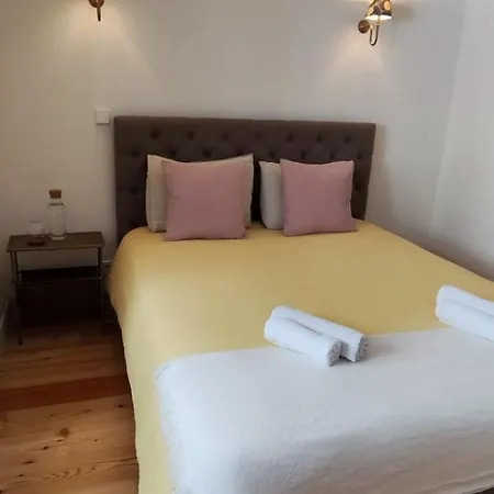 Double With Private Wc In Shared House In Downtown * Lisbon