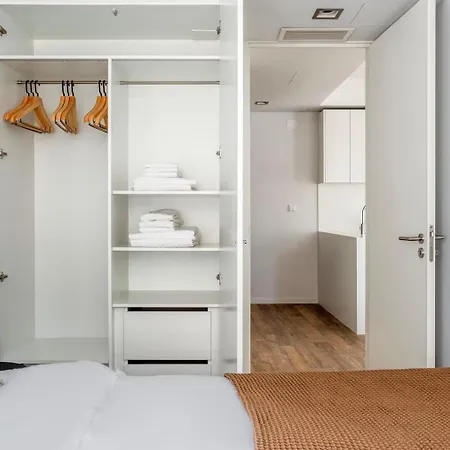 Double With Private Wc In Shared House In Downtown Homestay Lisbon