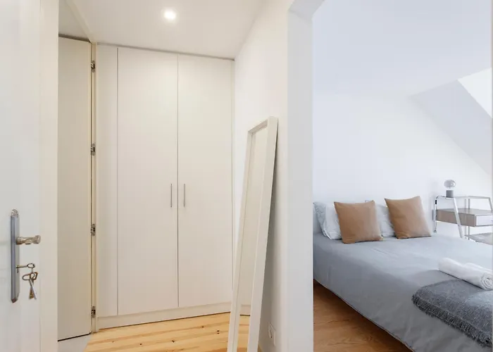 Homestay Double With Private Wc In Shared House In Downtown Lisbon