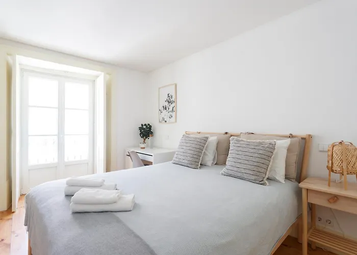 Double With Private Wc In Shared House In Downtown Homestay Lisbon