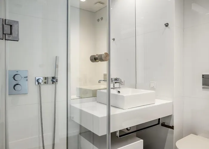 Double With Private Wc In Shared House In Downtown Lisbon