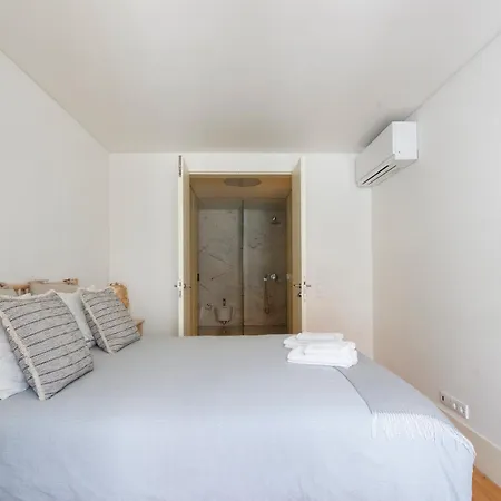 Double With Private Wc In Shared House In Downtown Δωμάτια σε οικογενειακή κατοικία Lisboa