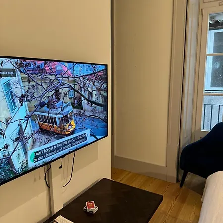 Double With Private Wc In Shared House In Downtown Rum i privatbostad Lisboa